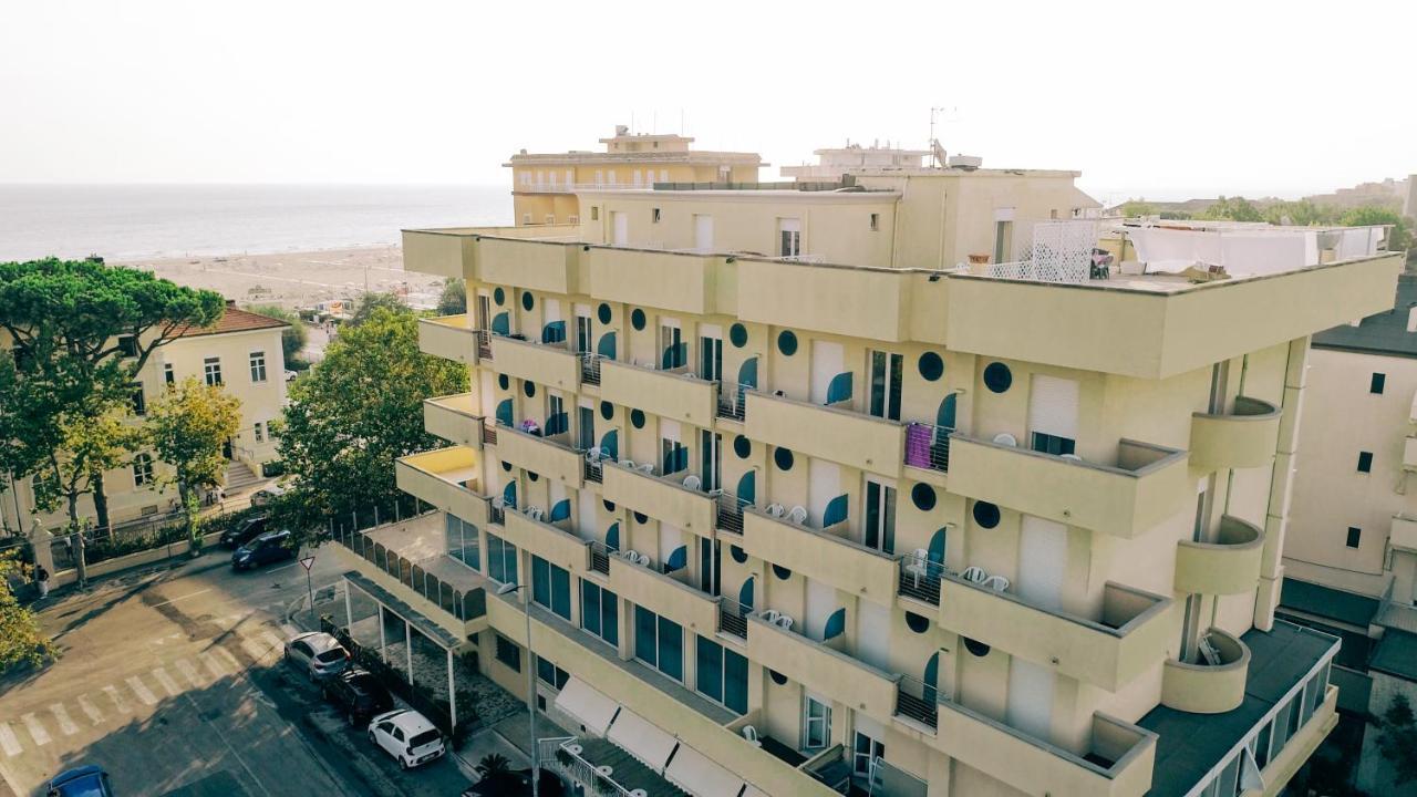 Hotel Beverly Rimini Esterno foto