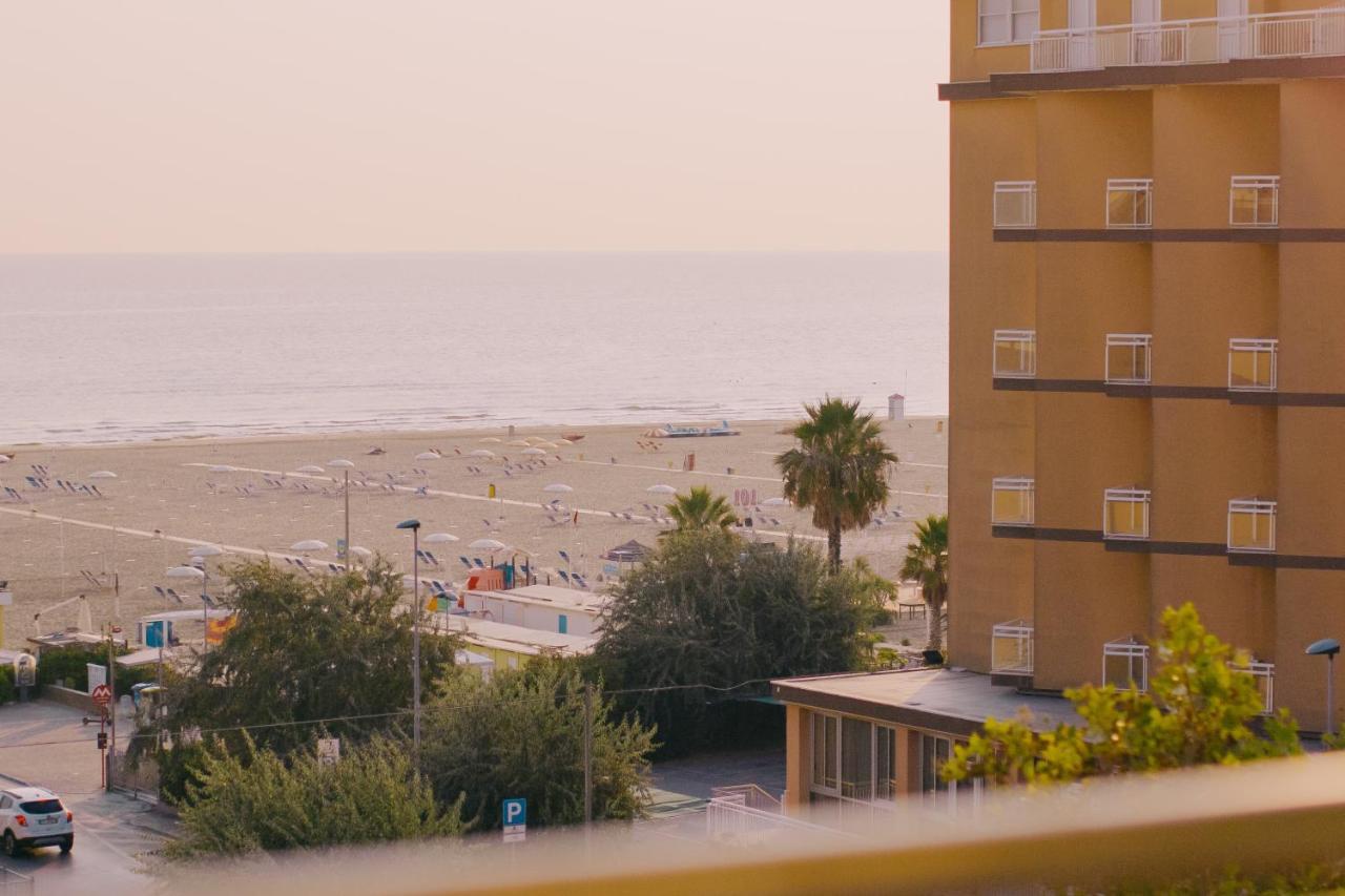 Hotel Beverly Rimini Esterno foto
