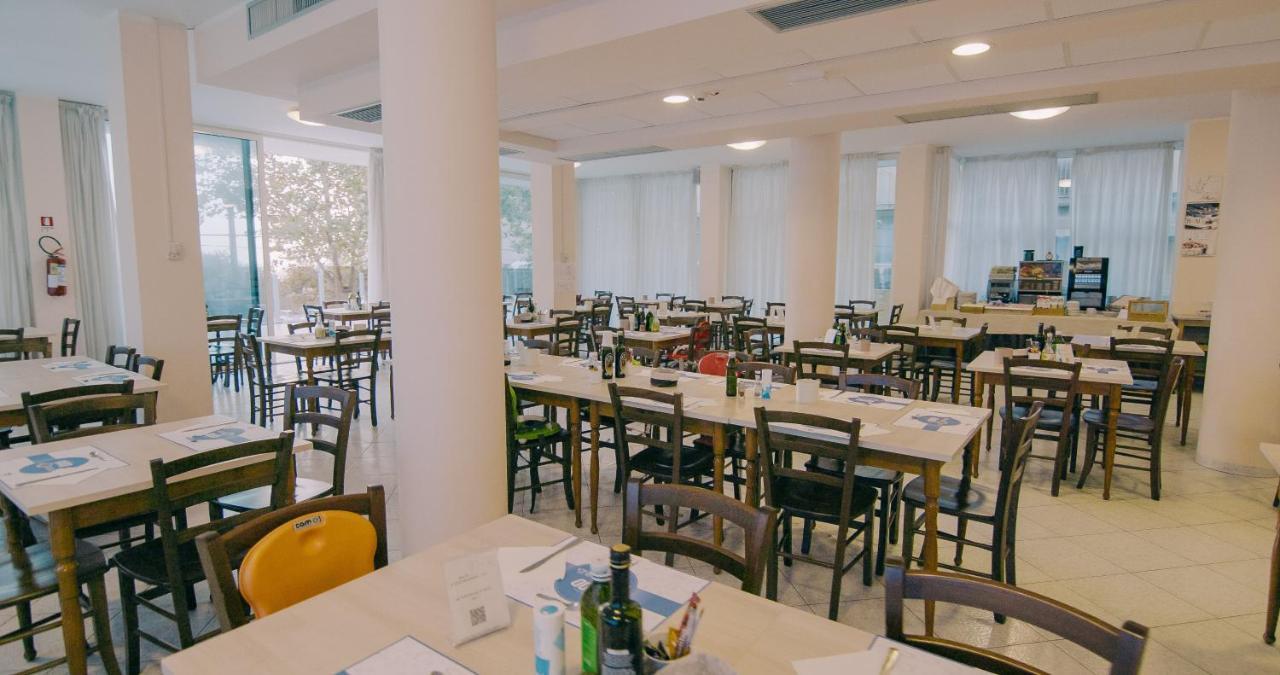 Hotel Beverly Rimini Esterno foto