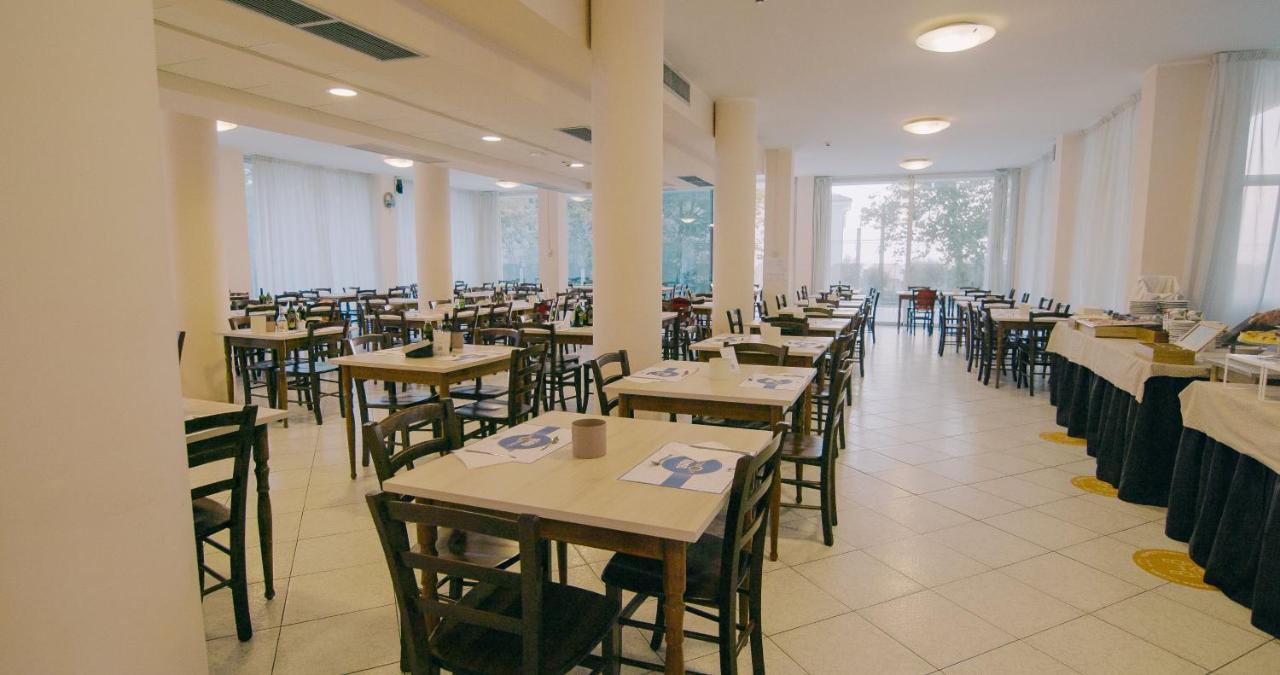 Hotel Beverly Rimini Esterno foto