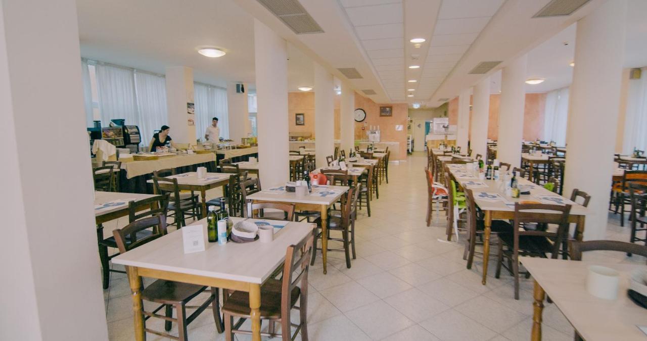 Hotel Beverly Rimini Esterno foto