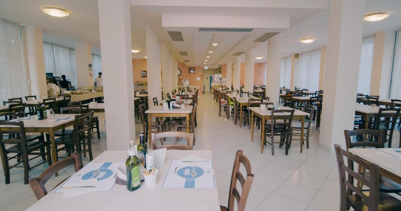 Hotel Beverly Rimini Esterno foto