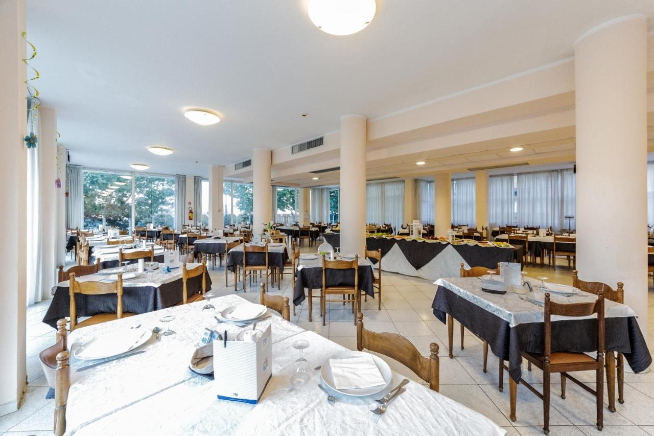 Hotel Beverly Rimini Esterno foto
