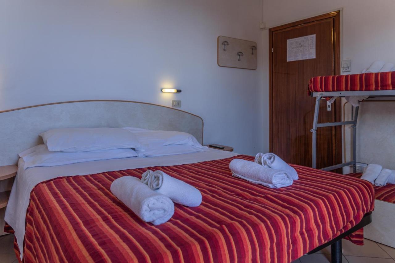 Hotel Beverly Rimini Esterno foto