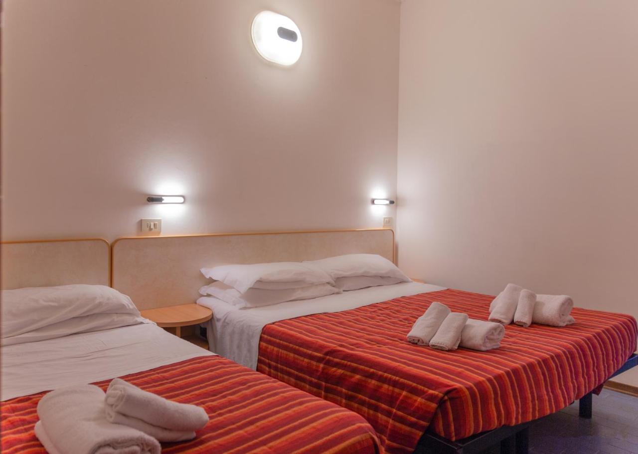 Hotel Beverly Rimini Esterno foto